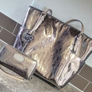 Nickle Michael Kors Purse and wallet